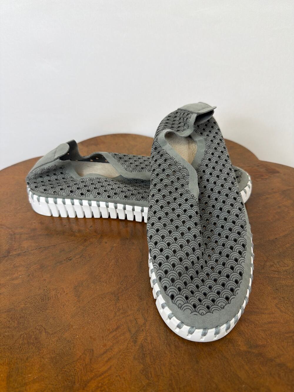 Ilse Jacobsen Grey Tulip Perforated Slip On Sneakers Size 39